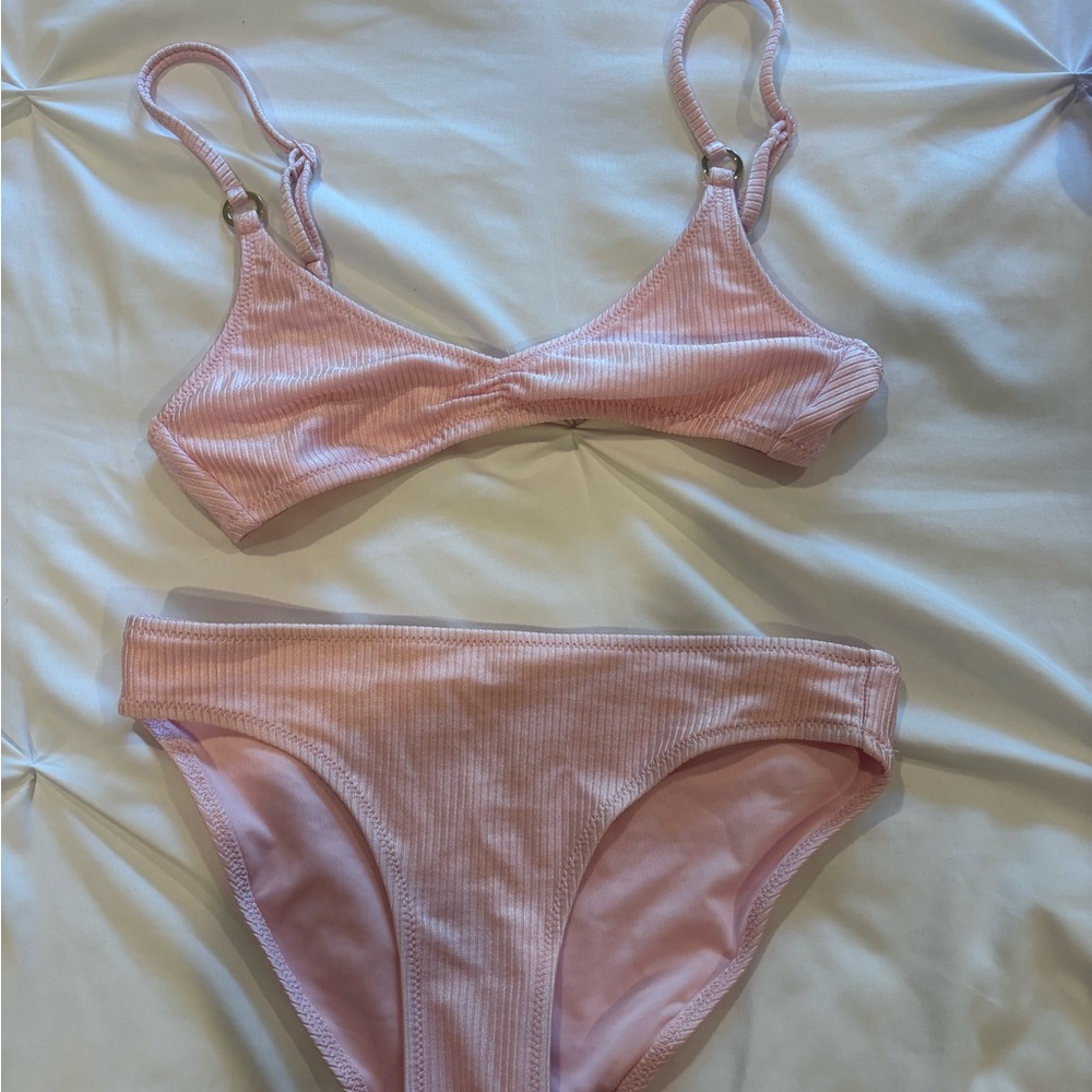 Arie Pink bikini set with adjustable straps (Size small)